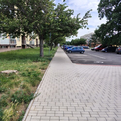 Chodník v Lukách