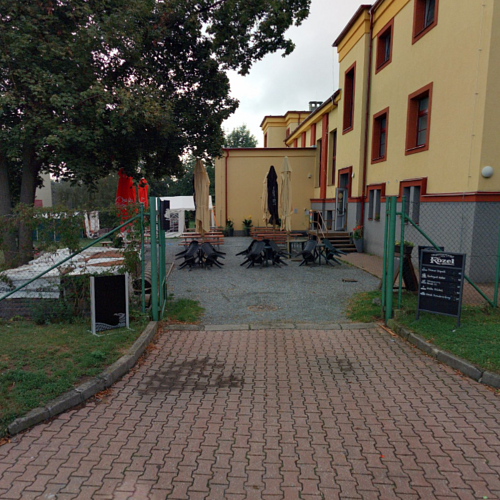 Hala před
